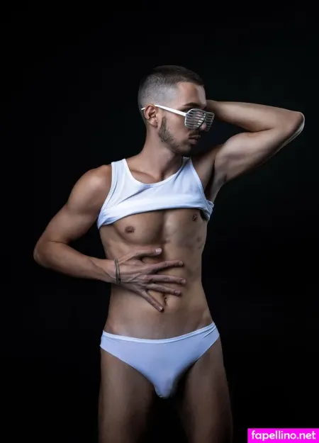 Dancing At The Bar Free OnlyFans Thumbnail #hXUnS796o1