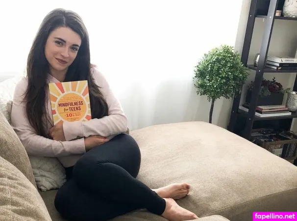 Daniela Bobadilla OnlyFans Thumbnail #NC02JWimgs