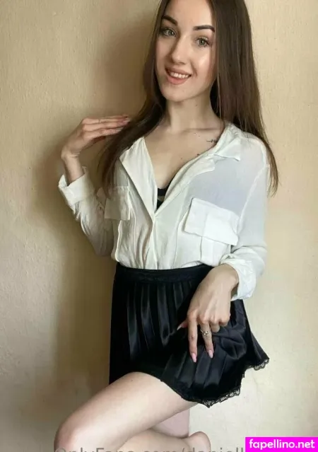 Daniella White OnlyFans Thumbnail #0JV6nv3MAr
