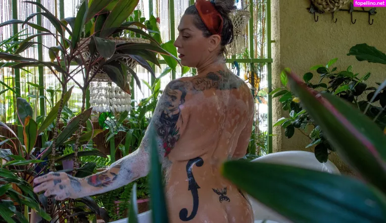 Danielle Colby OnlyFans Thumbnail #3X1IKSOgax