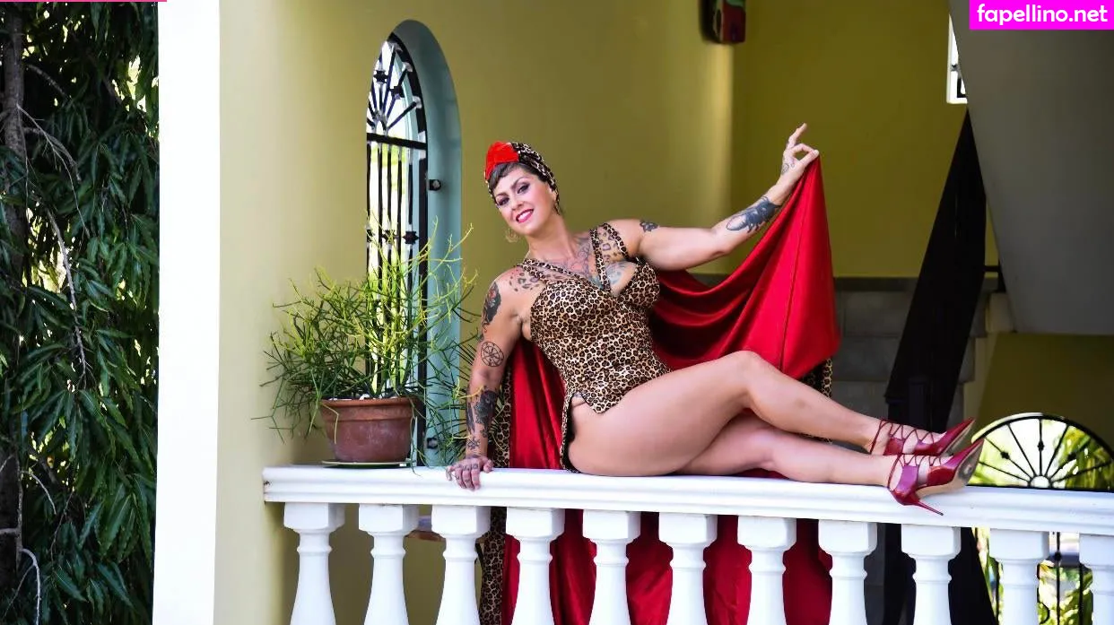 DanielleColby, daniellecolbyamericanpicker Nude Leaked OnlyFans Photo #EKwxBvpxQa