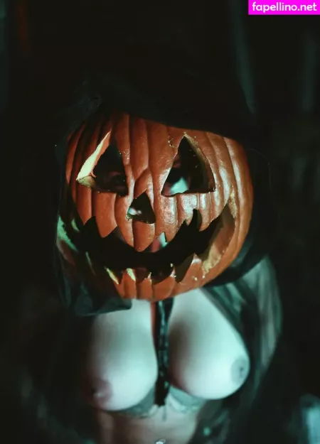 Danielle Donovan OnlyFans Thumbnail #bW5e7d1mHL