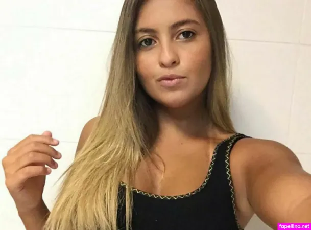 Danielle Favatto OnlyFans Thumbnail #ZpyFLUq7cg