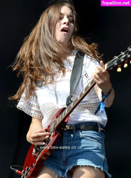 Danielle Haim OnlyFans Thumbnail #0d7gMiqU5L