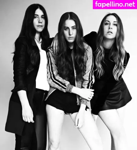 Danielle Haim OnlyFans Thumbnail #WIoM36be7k