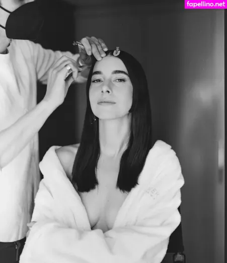Danielle Haim OnlyFans Thumbnail #WnLHmJKkQE