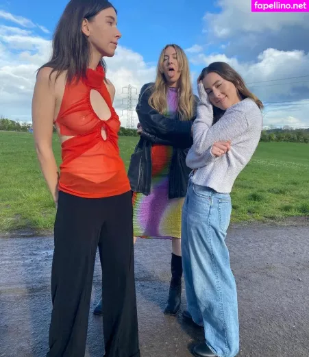 Danielle Haim OnlyFans Thumbnail #bx2uzdg3Yp