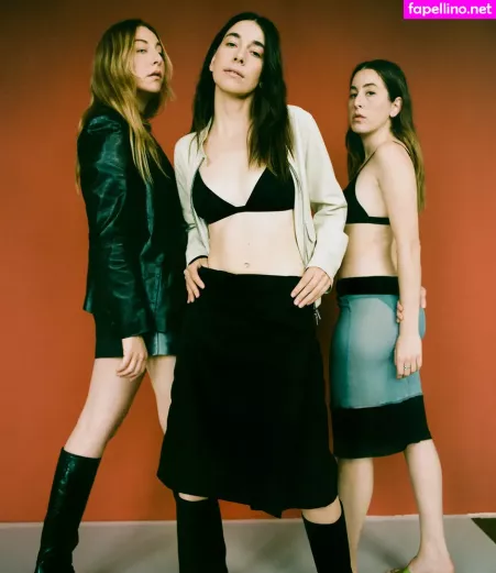 Danielle Haim OnlyFans Thumbnail #r6DONvwHrI