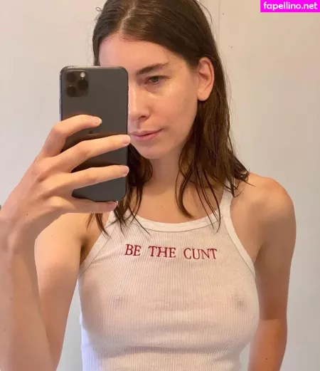 Danielle Haim OnlyFans Thumbnail #xLObQDNRhS