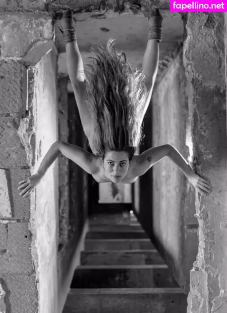 Danielle Holzman OnlyFans Thumbnail #NlGp1bHQ5T