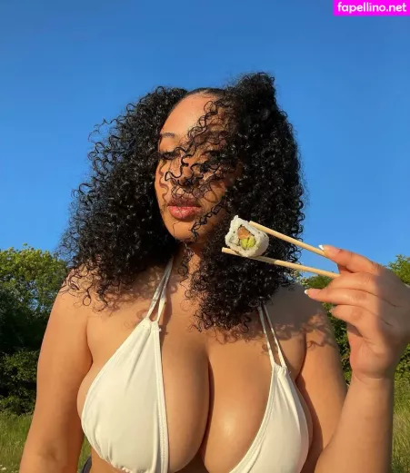 Danielle Ramona OnlyFans Thumbnail #t2CbGC066u