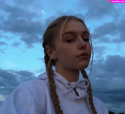 Danielle Shayes OnlyFans Thumbnail #bY0XhNvxsP