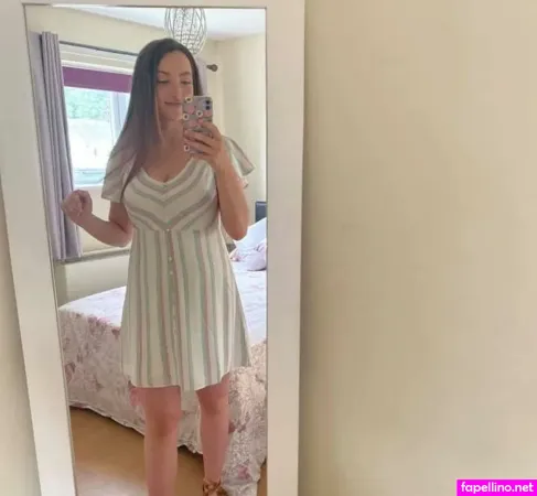 Danielle Smith OnlyFans Thumbnail #34Wux9GlHo