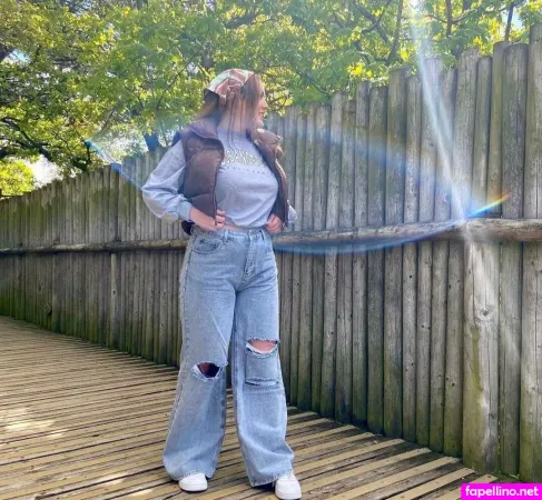 Danielle Smith OnlyFans Thumbnail #5kZ93T1p4a