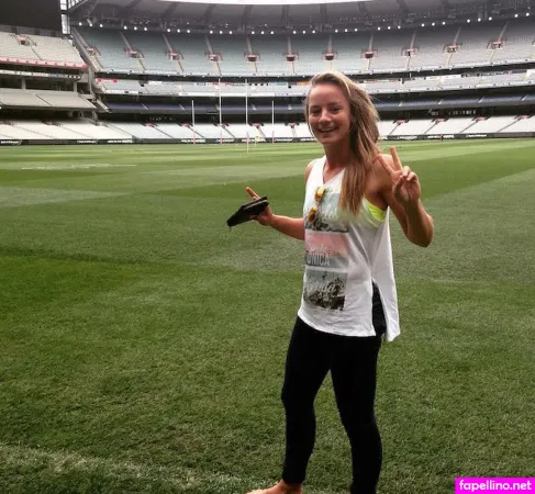 Danielle Wyatt OnlyFans Thumbnail #ZJBdSN7TQf