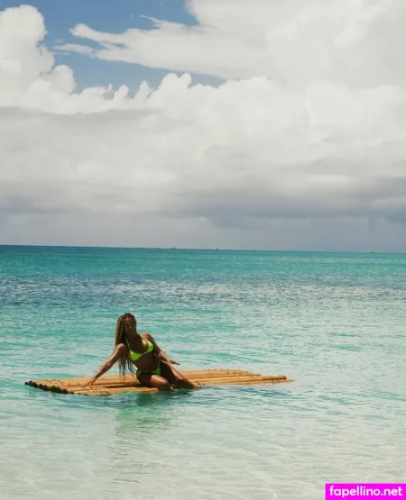 Danileigh OnlyFans Thumbnail #0eUsSuZZ9y