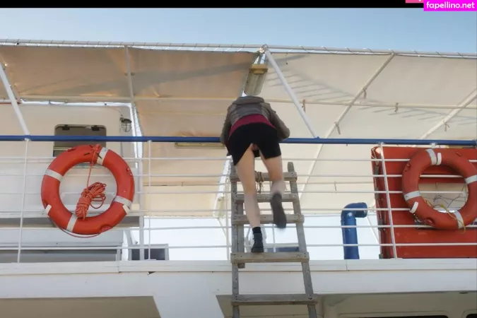 Daphne Patakia OnlyFans Thumbnail #DHU8VU8iQx