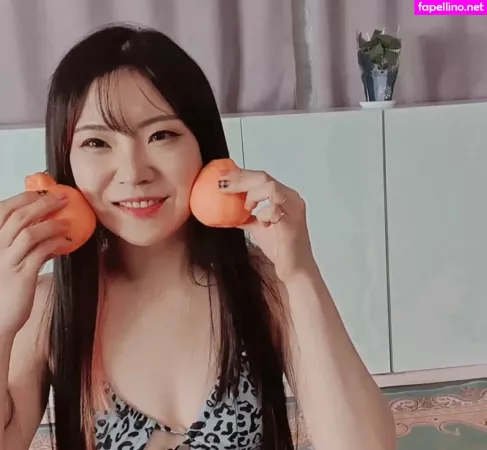 Darayoga OnlyFans Thumbnail #HlRLYFu5CU