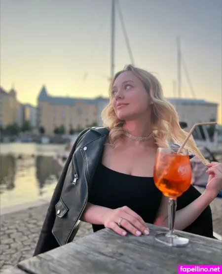 Daria Das Auto OnlyFans Thumbnail #1xRdwpnuPe