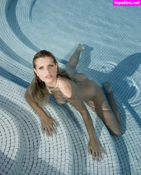 Daria Eppert OnlyFans Thumbnail #p4wVVDgvNB