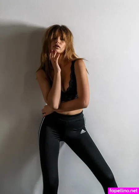 Daria Henkie OnlyFans Thumbnail #b8fbEAv1La