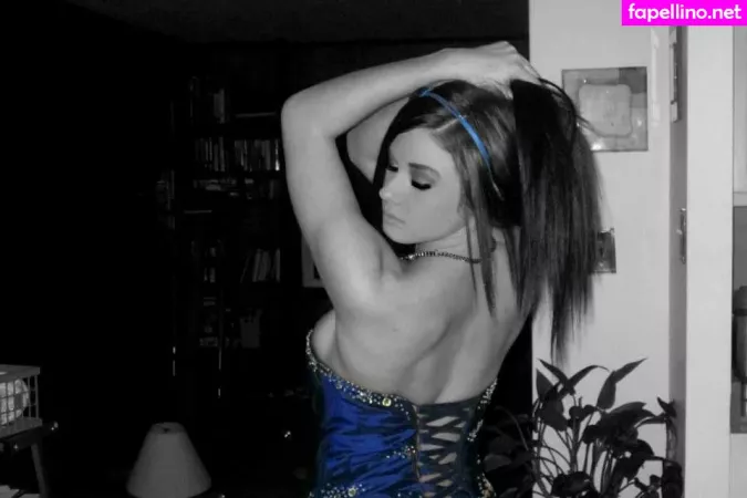 Daria Thibault OnlyFans Thumbnail #qzBM8W0Jck