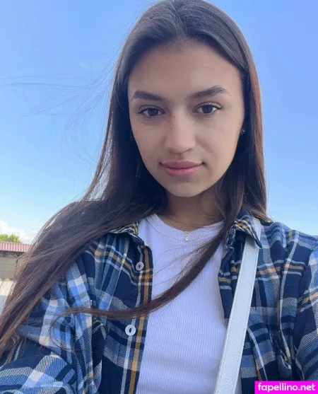 Darina Dari OnlyFans Thumbnail #tDEkWFEq5d