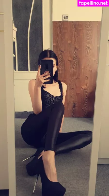 Darkqueenn01 OnlyFans Thumbnail #jGCUGeWutl