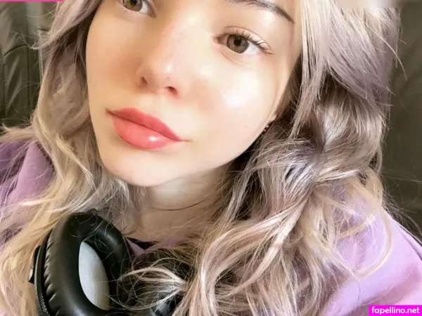 Darkredsakura OnlyFans Thumbnail #5O5374waK3