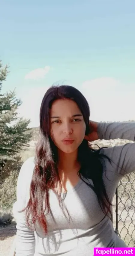 Darkroselatina OnlyFans Thumbnail #8louGFFjUR