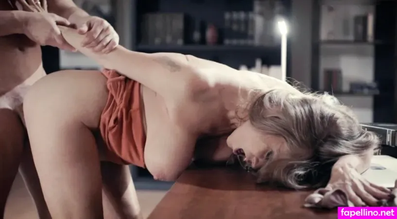 Darla Crane OnlyFans Thumbnail #Qxvvzpzwfb