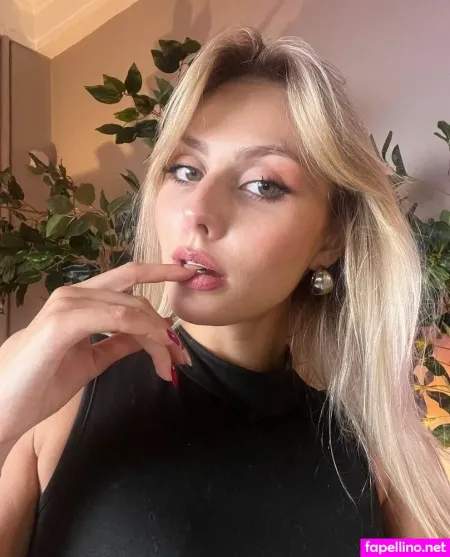 Darlinechapel OnlyFans Thumbnail #N5SsUFWXKy