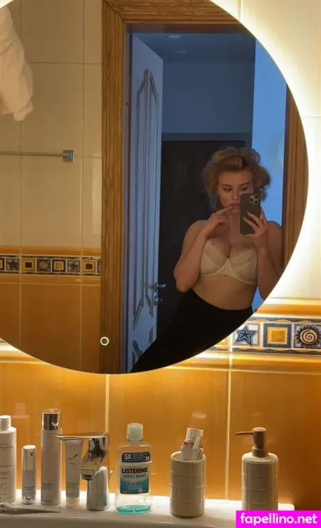 Dasha Boobs Main Profile Photo