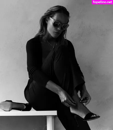 Dasha Levkovich OnlyFans Thumbnail #4pelWv2C52