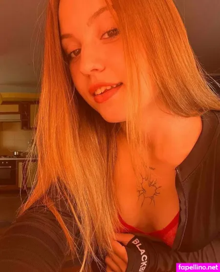 Dashenka18 OnlyFans Thumbnail #W08MMZonRd