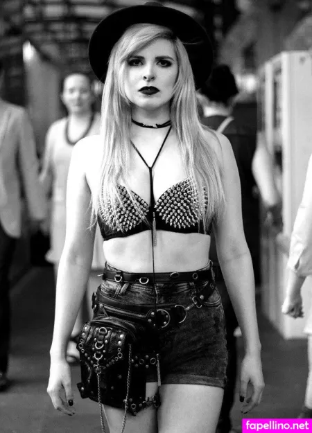 Deanamolina OnlyFans Thumbnail #gNHIUHn6d1