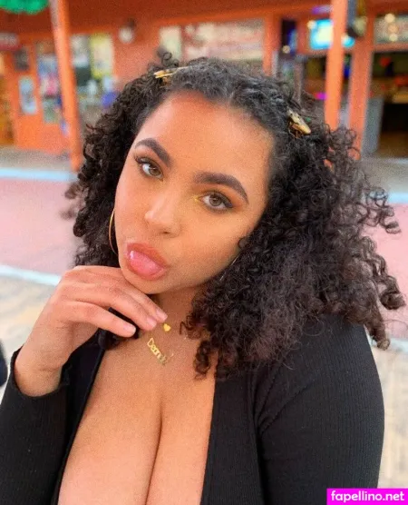 Deanelizyunes OnlyFans Thumbnail #tzeauK3LJu