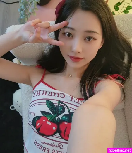 Dear Chuu 3 OnlyFans Thumbnail #FVysfSAA1s