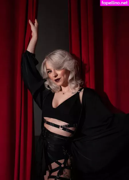 Dear Iris 1 OnlyFans Thumbnail #5ACJR281i4