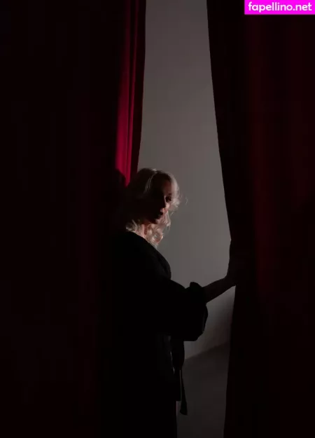 Dear Iris 1 OnlyFans Thumbnail #jVIcs2kfua