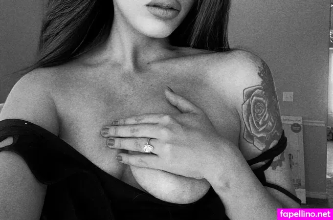 Deavan Clegg OnlyFans Thumbnail #m9h8CM3izM