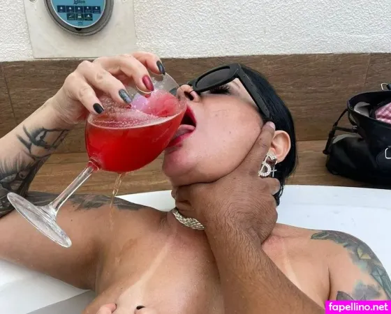 Debora Caetano OnlyFans Thumbnail #biW2HJOvzJ