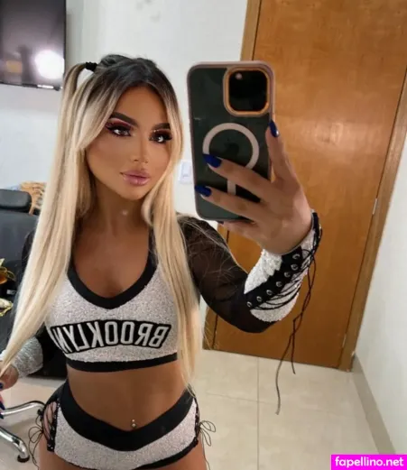 Debora Julia OnlyFans Thumbnail #EnYajHS3jz