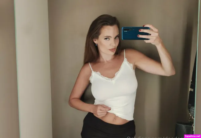 Deedeerczfree Main Profile Photo