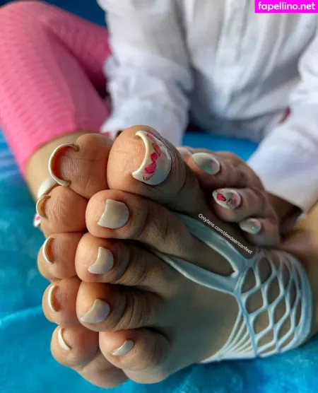 Deedeericanfeet OnlyFans Thumbnail #71QB2LKGYy