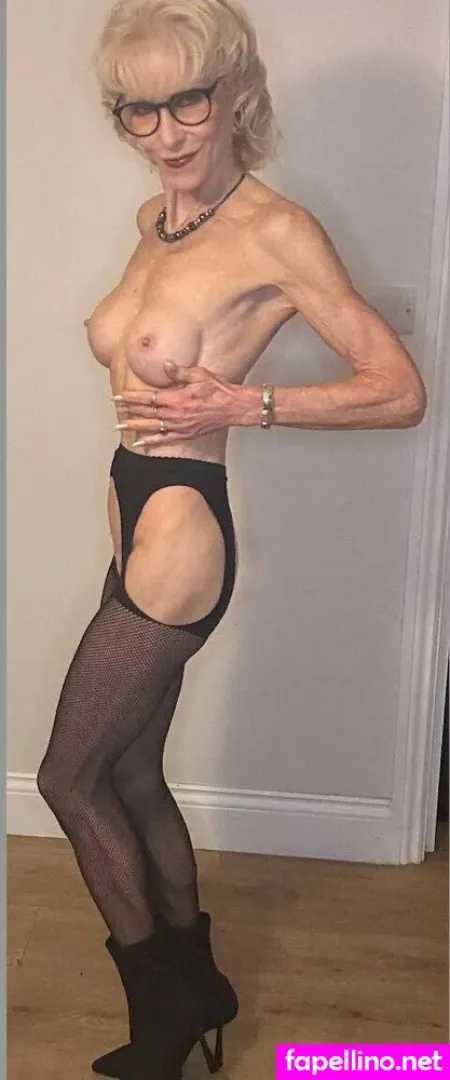 Deelite1495719 OnlyFans Thumbnail #QnCDMyFEIG