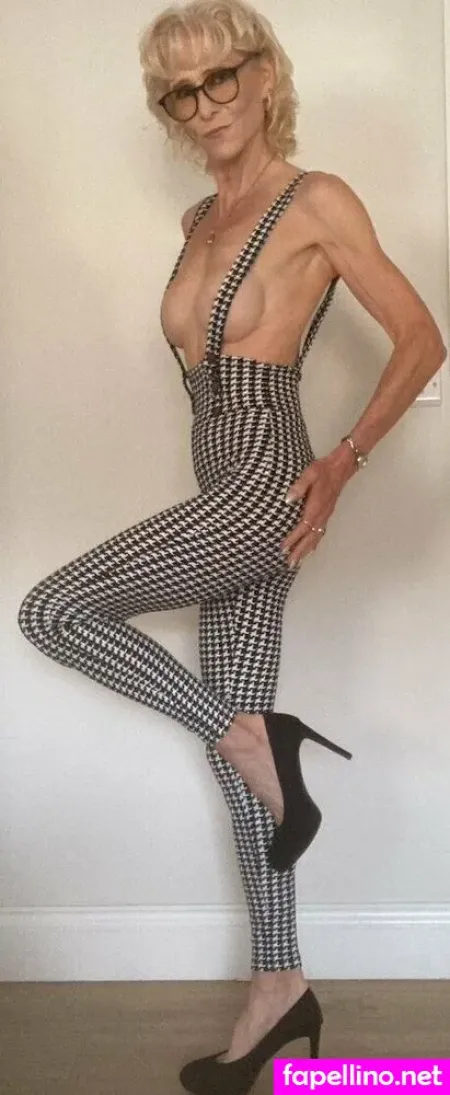 Deelite1495719 OnlyFans Thumbnail #qLDc1hbmfh
