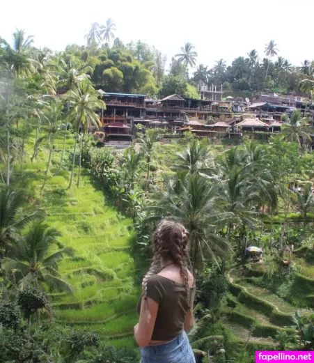 Deine Polin OnlyFans Thumbnail #PaQR1P4jH9