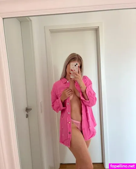 Deineemilia OnlyFans Thumbnail #fZTRj223pI