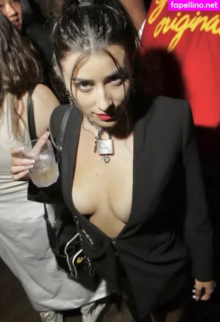 Dela Roo OnlyFans Thumbnail #I1g5yWAQ9C